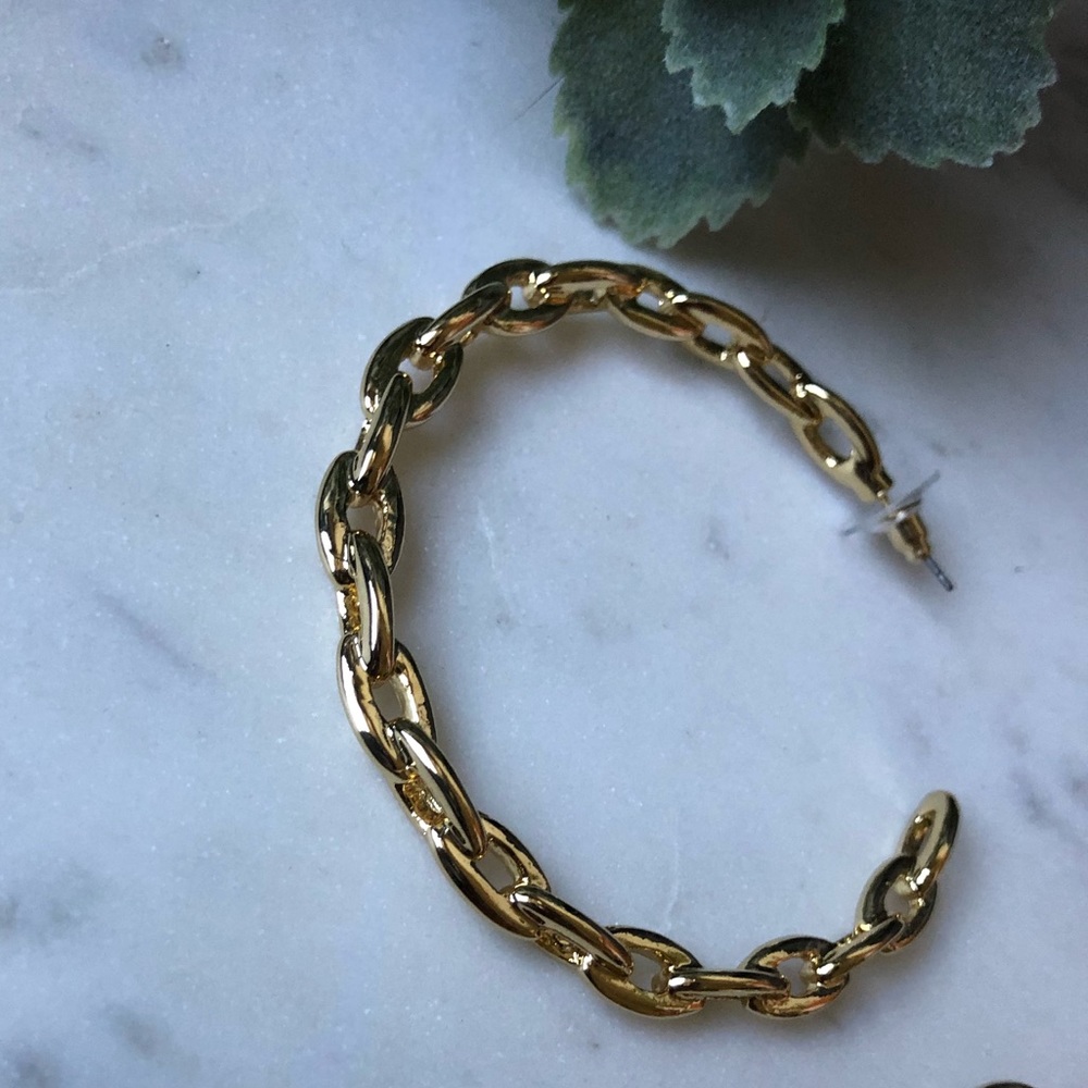The Quinn - Linked Hoop Earrings - Picture 3 of 5